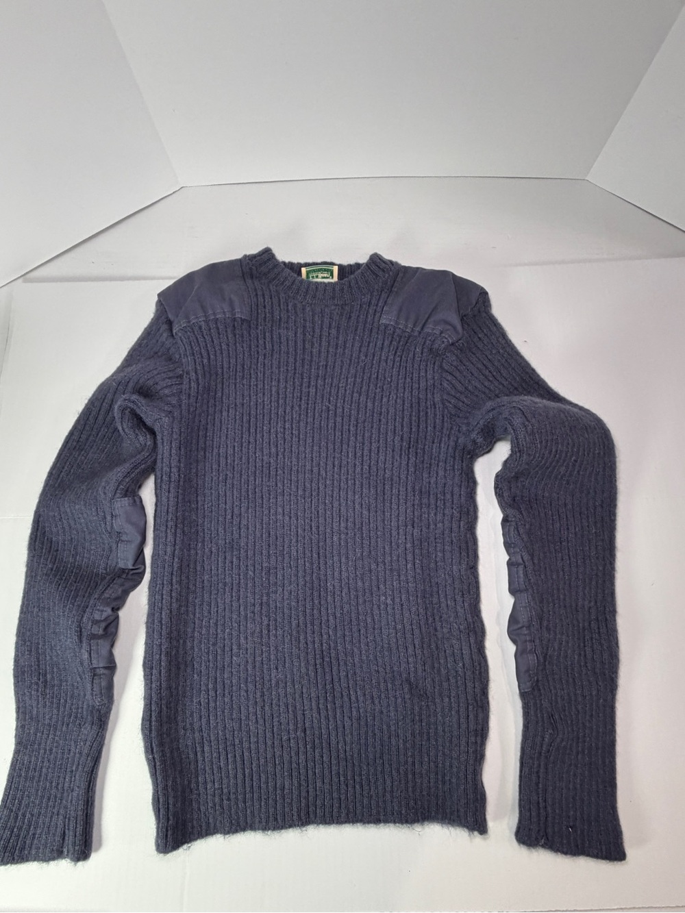 L.L. Bean Men's Navy vintage Crewneck Commando Military England Sweater wool 80